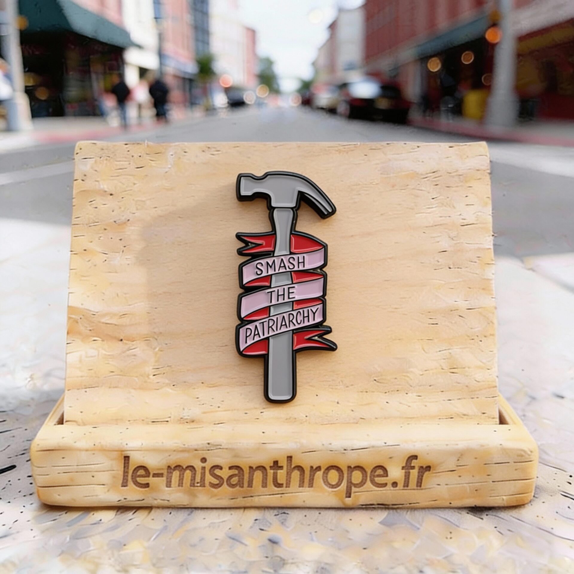 Pin’s militant et féministe – Accessoire engagé Le Misanthrope