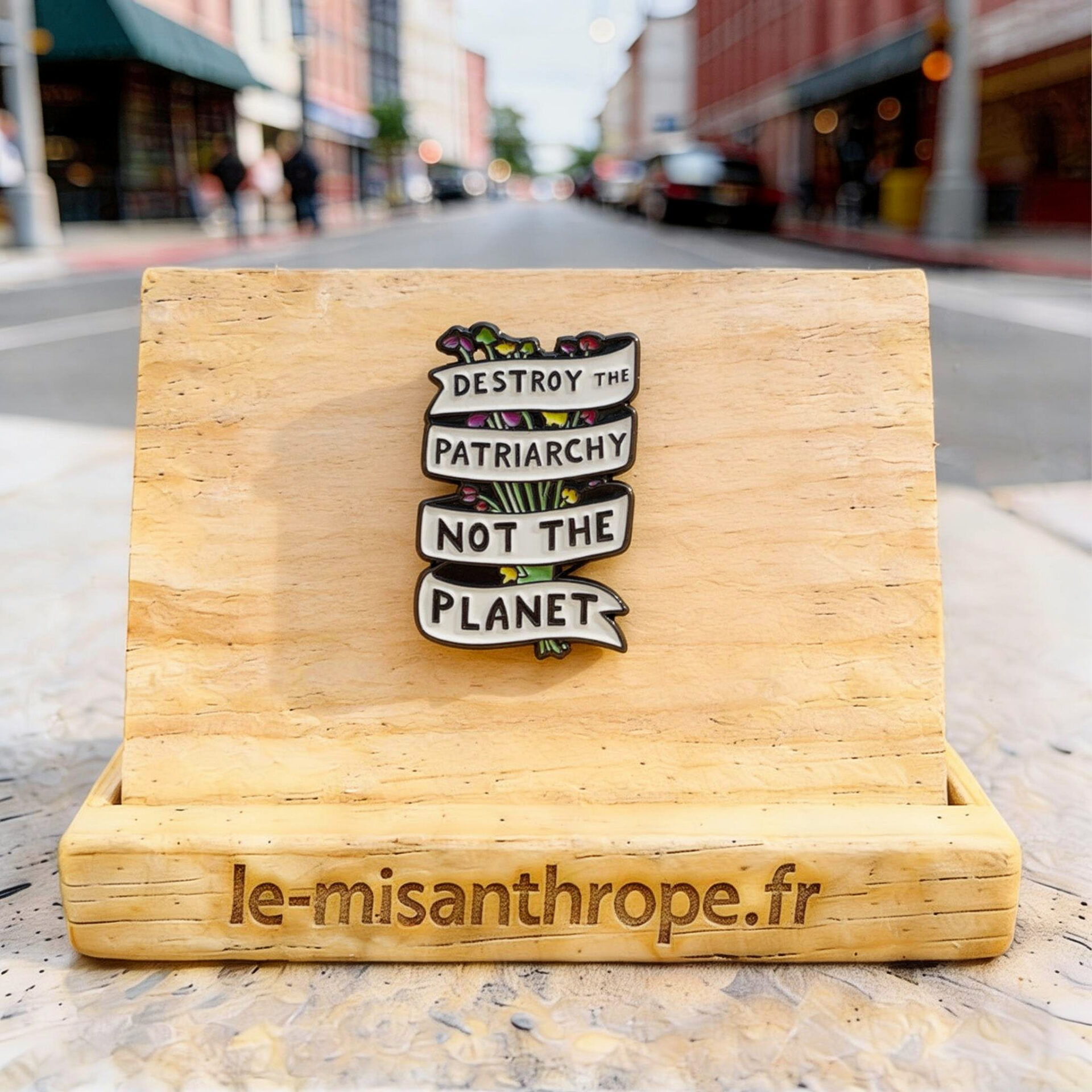 Pin’s militant et féministe – Accessoire engagé Le Misanthrope