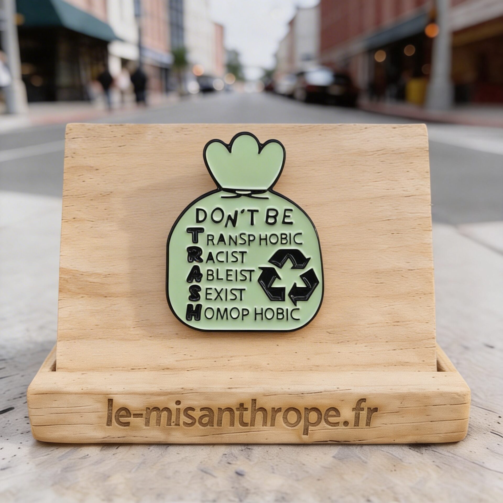 Pin’s militant et féministe – Accessoire engagé Le Misanthrope