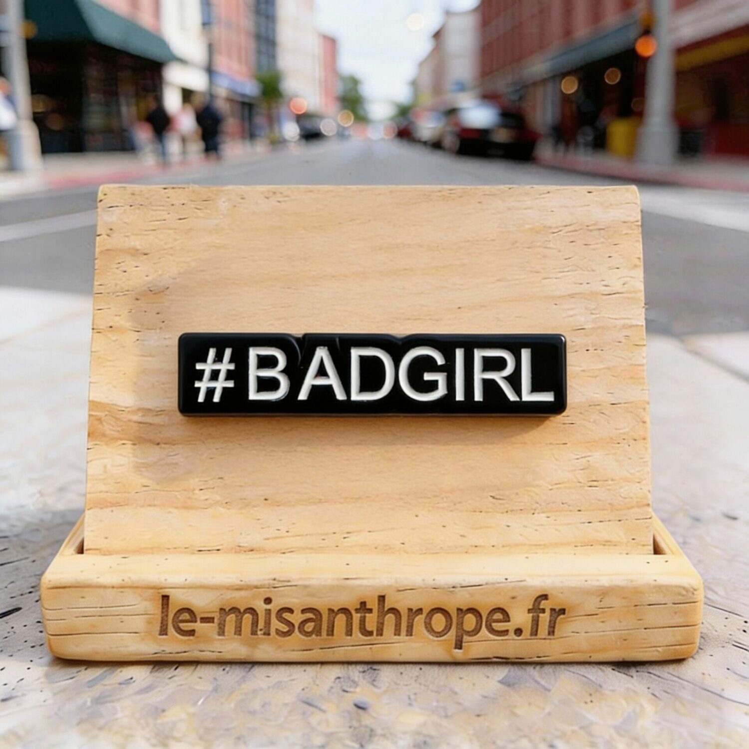 Pin’s militant et féministe – Accessoire engagé Le Misanthrope