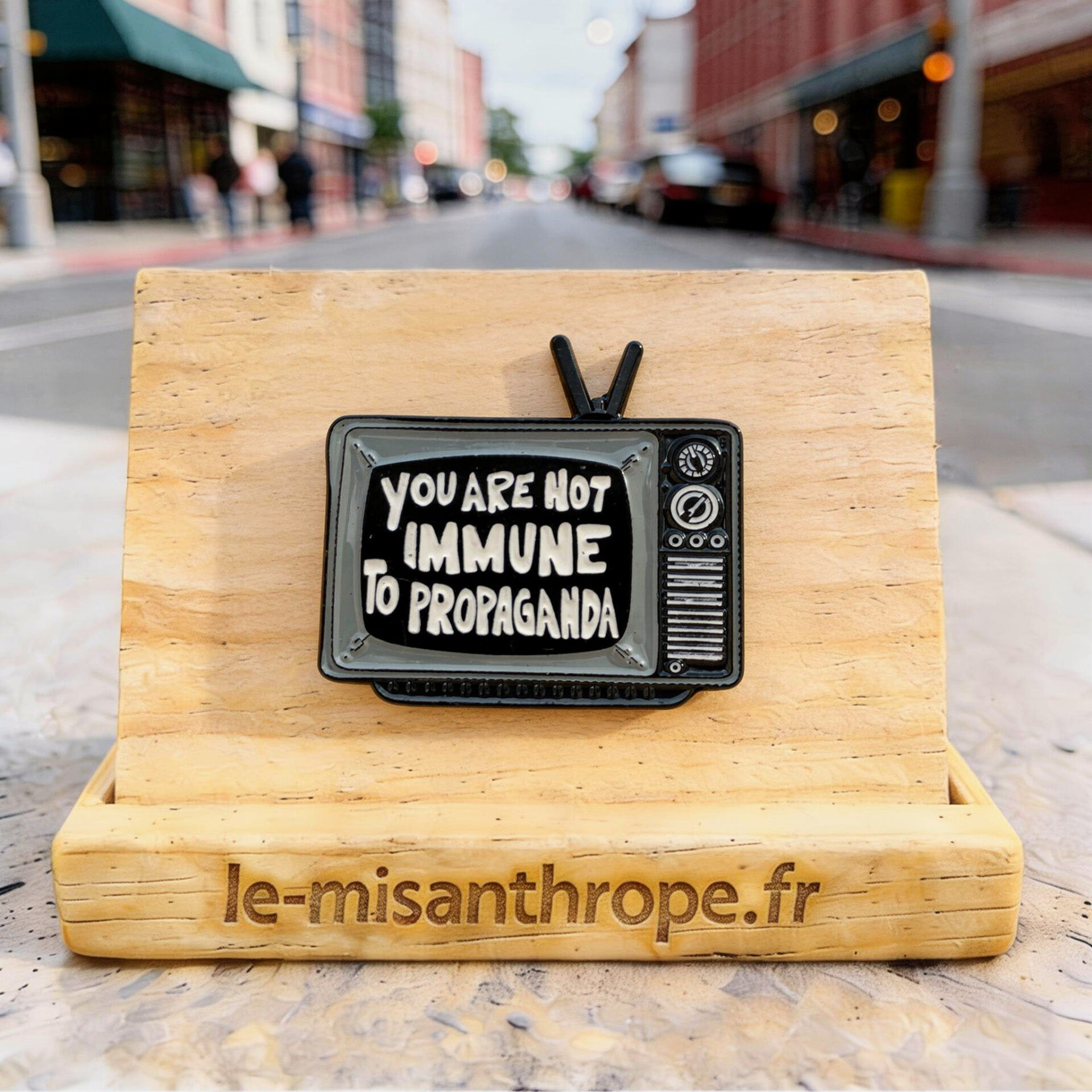 Pin’s militant et féministe – Accessoire engagé Le Misanthrope
