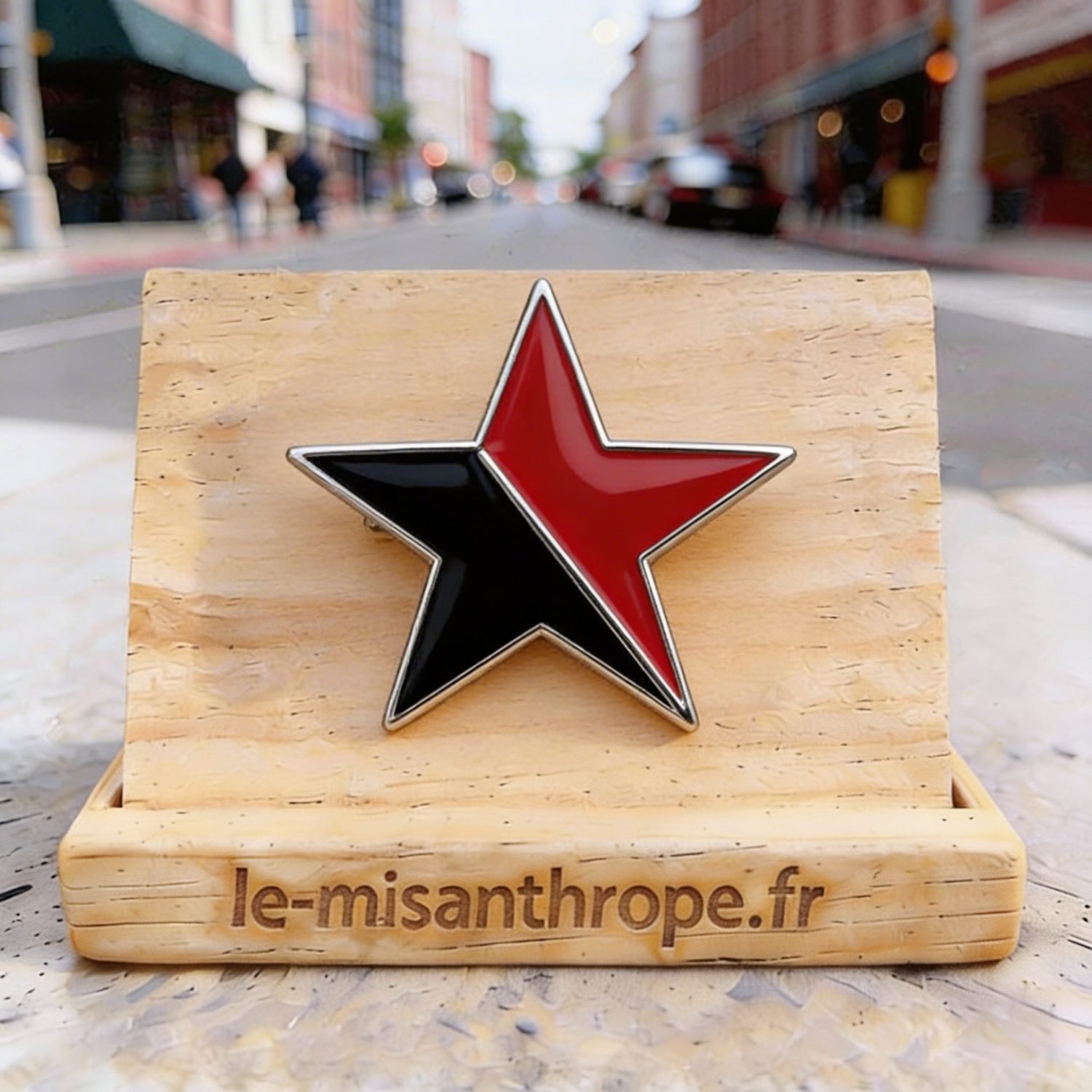 Pin’s militant et féministe – Accessoire engagé Le Misanthrope