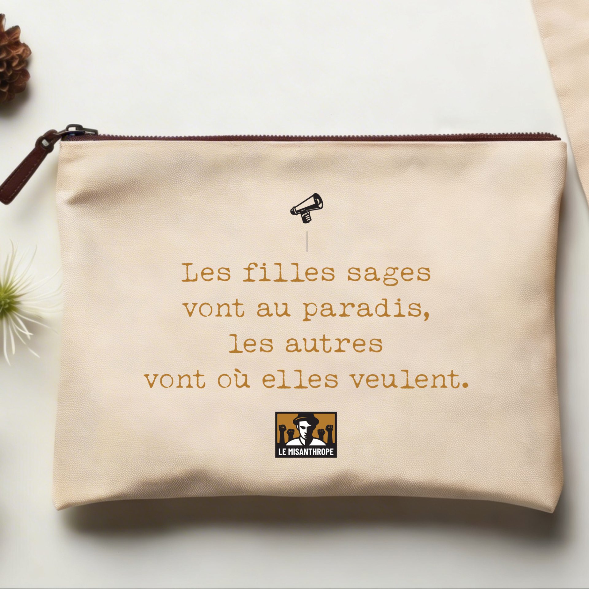 Pochette féministe coton écru Les filles sages vont au paradis les autres vont où elles veulent