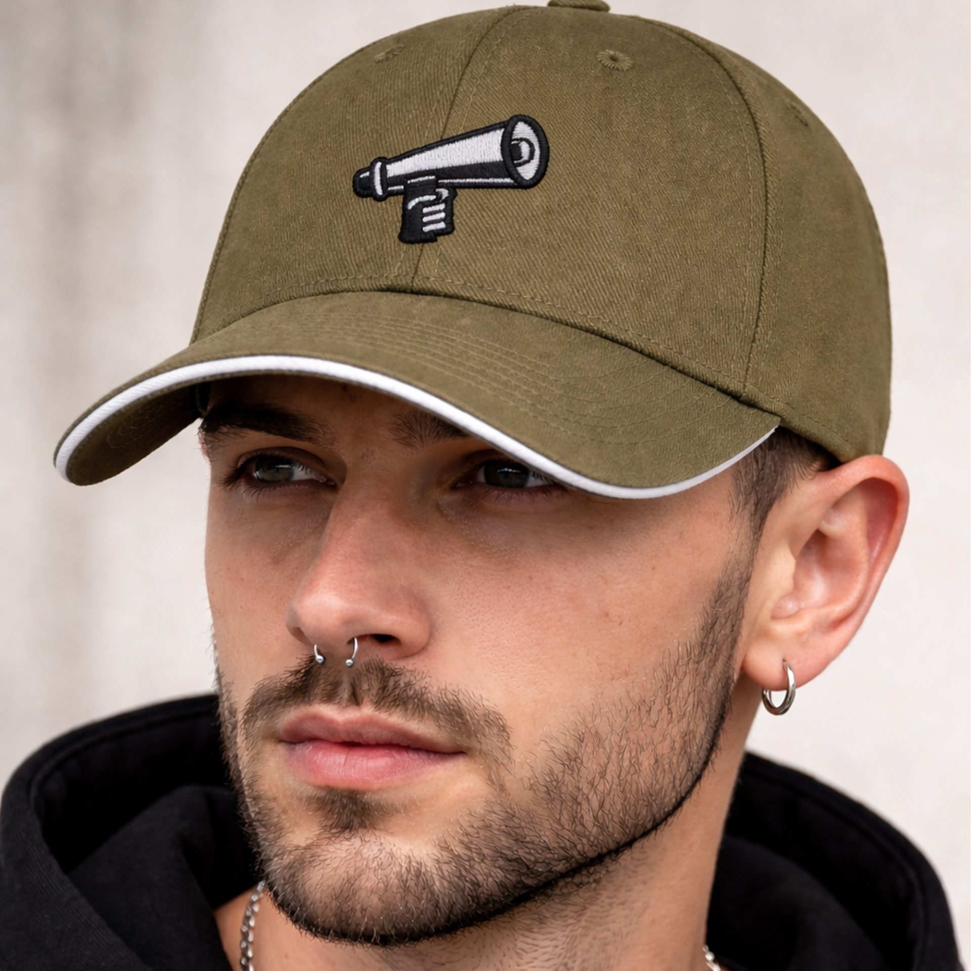 Casquette 6 panneaux avec broderie mégaphone Le Misanthrope