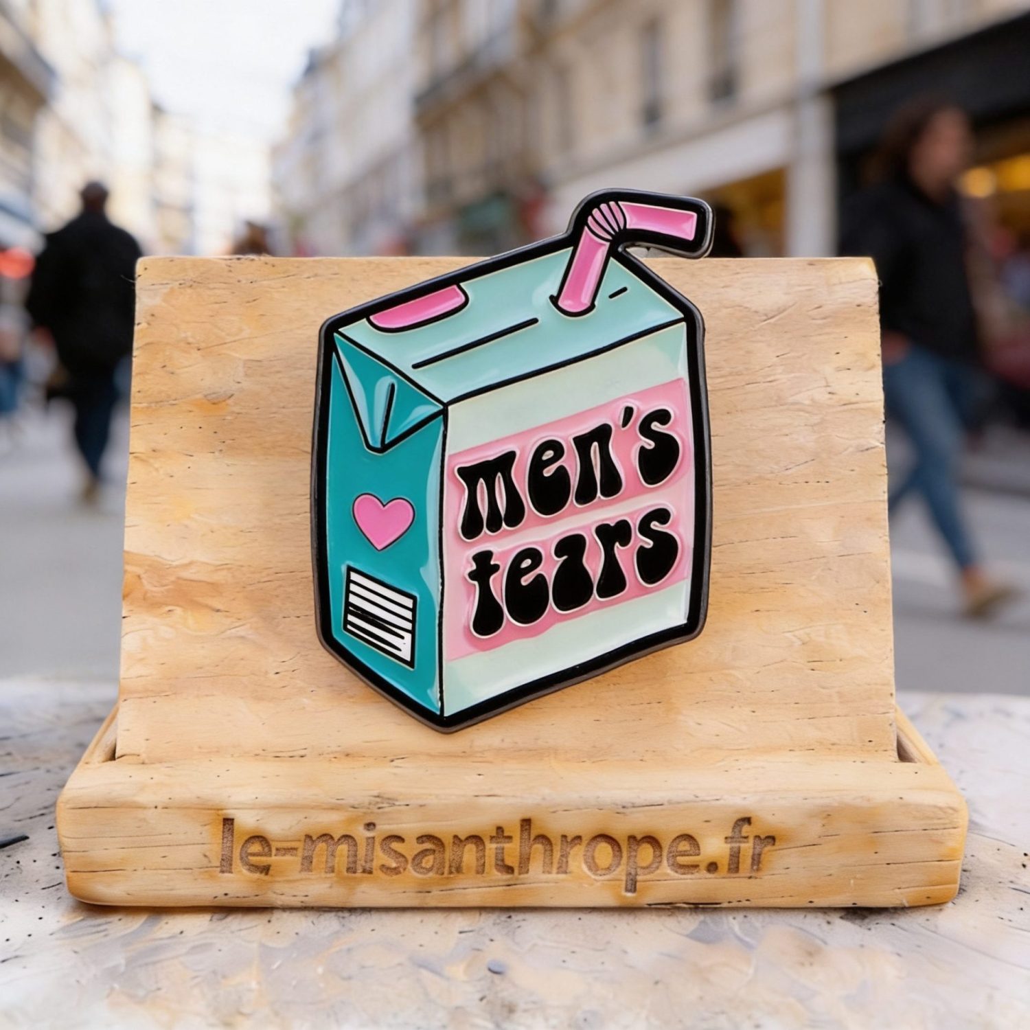 Pin’s féministe « Men’s Tears » en métal émaillé par Le Misanthrope