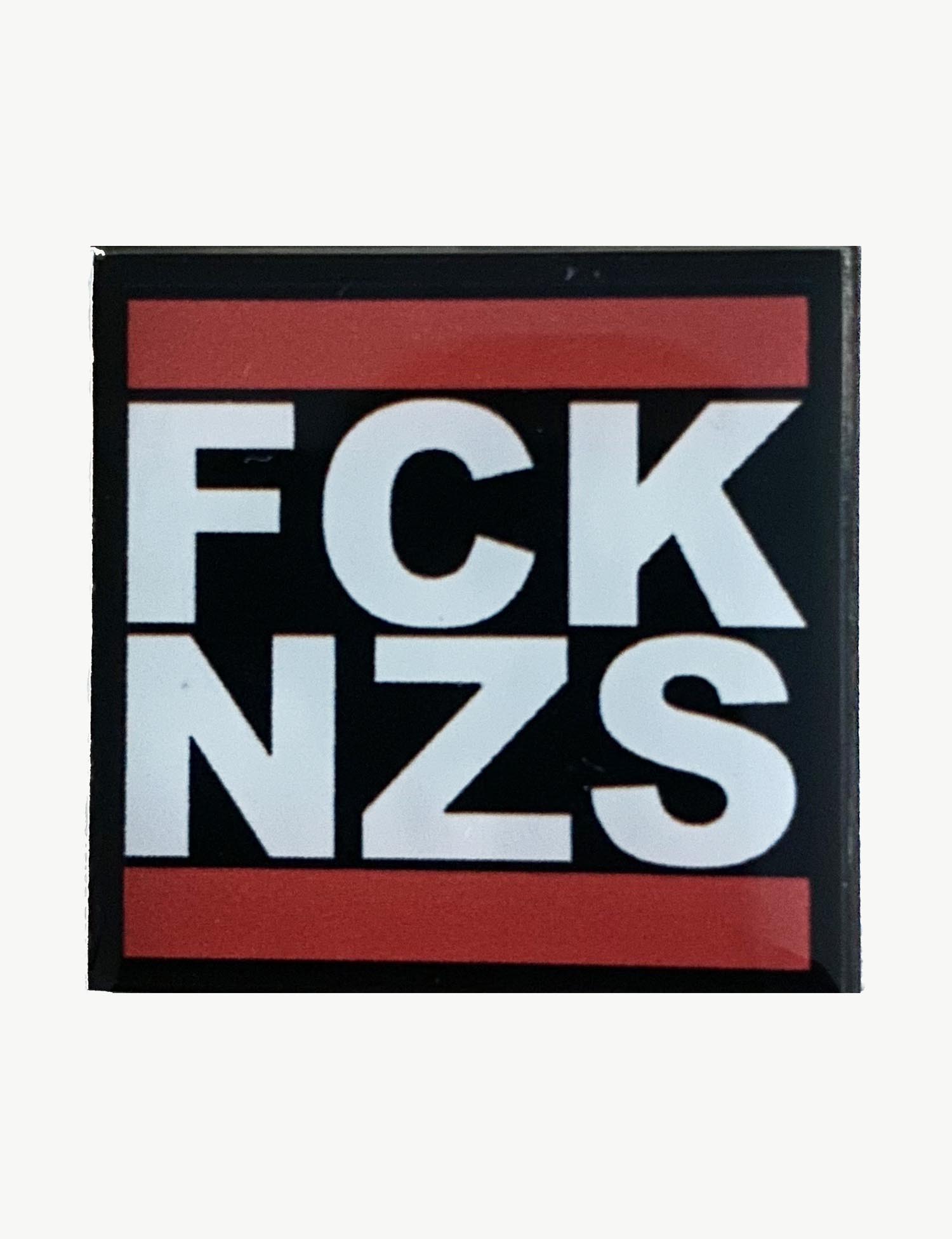Pin's antifasciste " Fuck NZS"