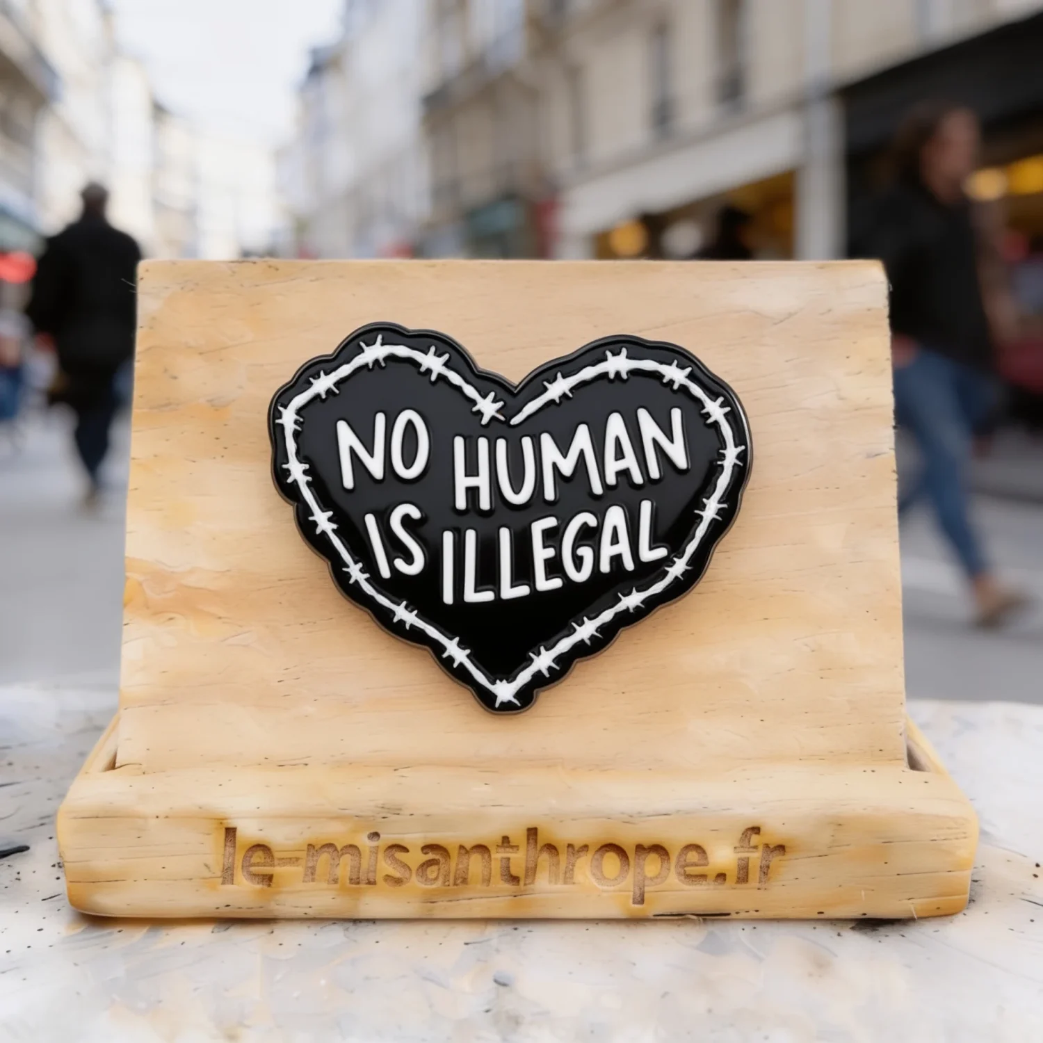 Pin’s militant et féministe – Accessoire engagé Le Misanthrope